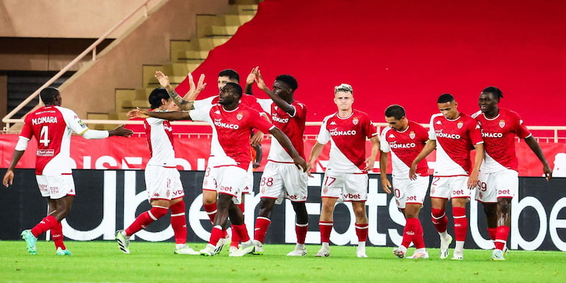 AS Monaco là đối thủ đáng gờm của giải bóng đá Pháp Ligue 1 